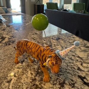 Custom-made tiger cake topper